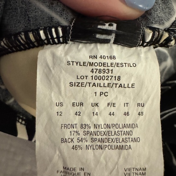 Trimshaper swimsuit womens size 10. One piece black & white - Picture 10 of 12